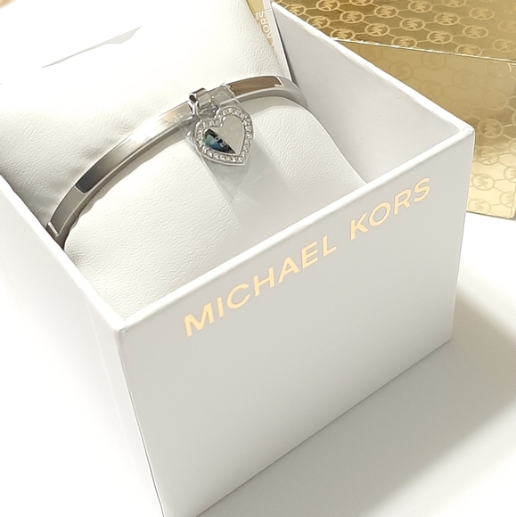 Nwt silver tone bracelet